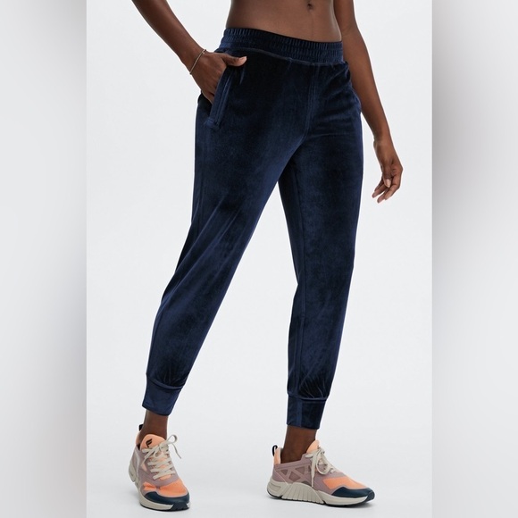 Fabletics Women’s Luxe Velour Joggers Small Blue Loungewear Gorpcore Activewear - Picture 3 of 17